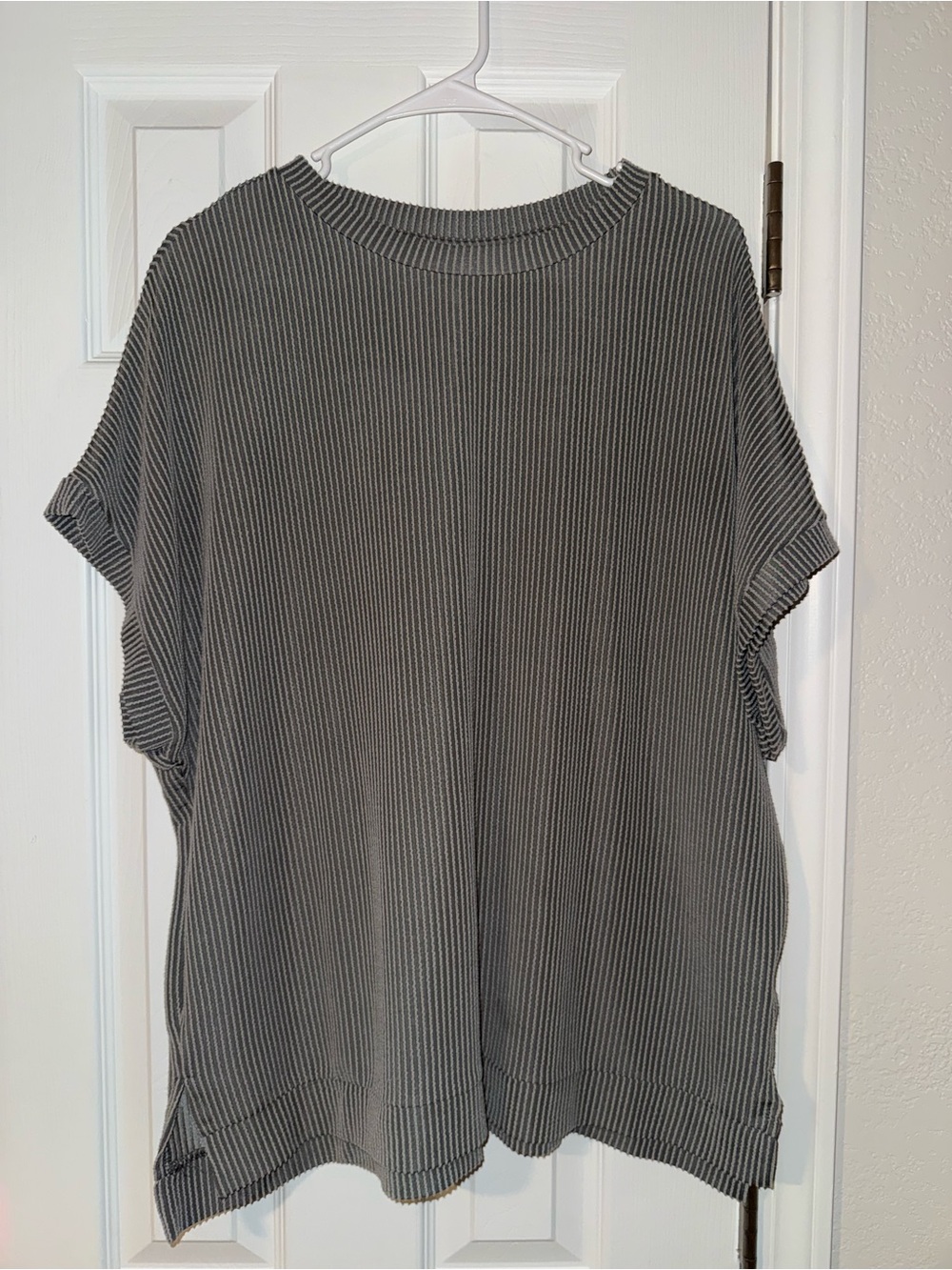 Relaxed olive green Ribbed Short Sleeve Top